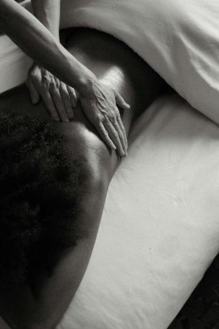 yoni massage tantric massage
